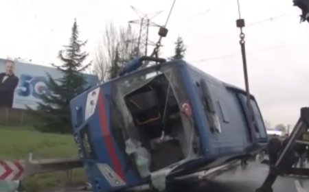 Kağıthane'de cezaevi nakil aracı devrildi. 19 yaralı