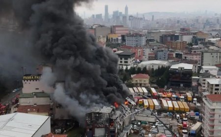 Ataşehir'de büyük yangın. Alevler binayı sardı