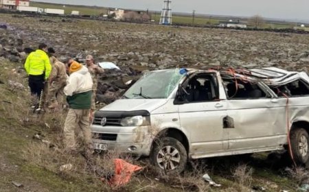 Şırnak'ta Iraklı turistler kaza yaptı. İki ölü, altı yaralı