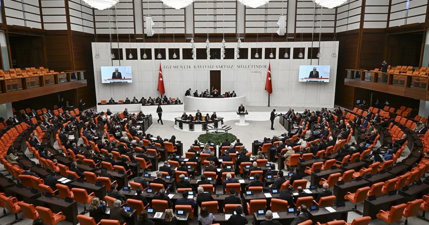 Meclis'te ilginç istek: Sigara içmeyen işten erken çıksın