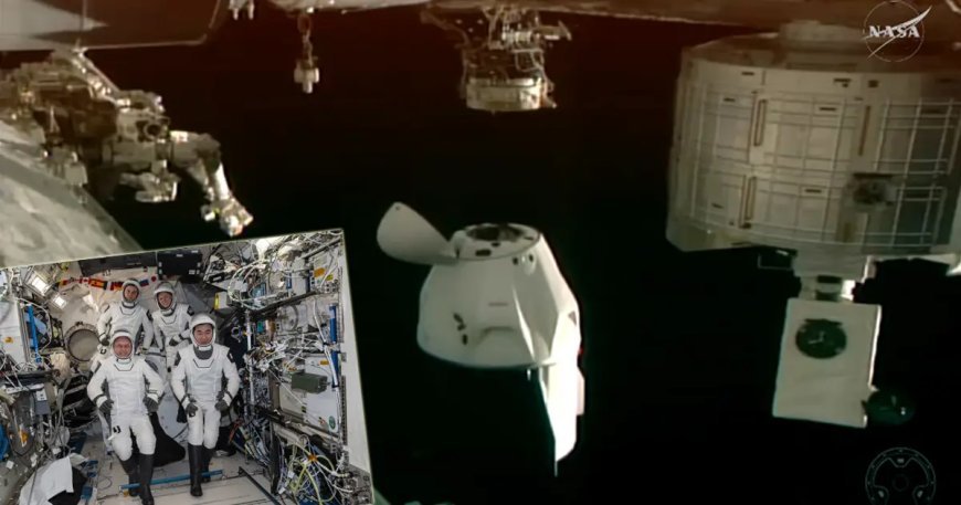 Uzaydan sağlık sorunu tahliyesi tamamlandı. 4 astronot Dünya'ya döndü