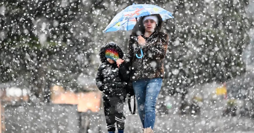 Karla karışık yağmur, kara dönecek. Lapa lapa yağacak, 25 santimetre kar bekleniyor