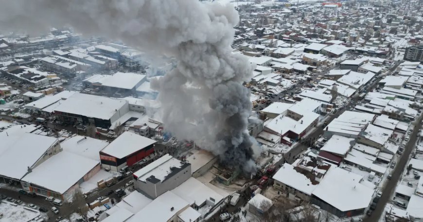 Erzurum'da mobilyacıda patlama ve yangın