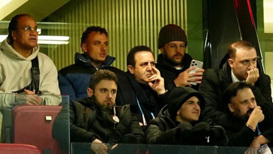 Galatasaray'ın yeni yıldızı Noa Lang tribünden takip etti!