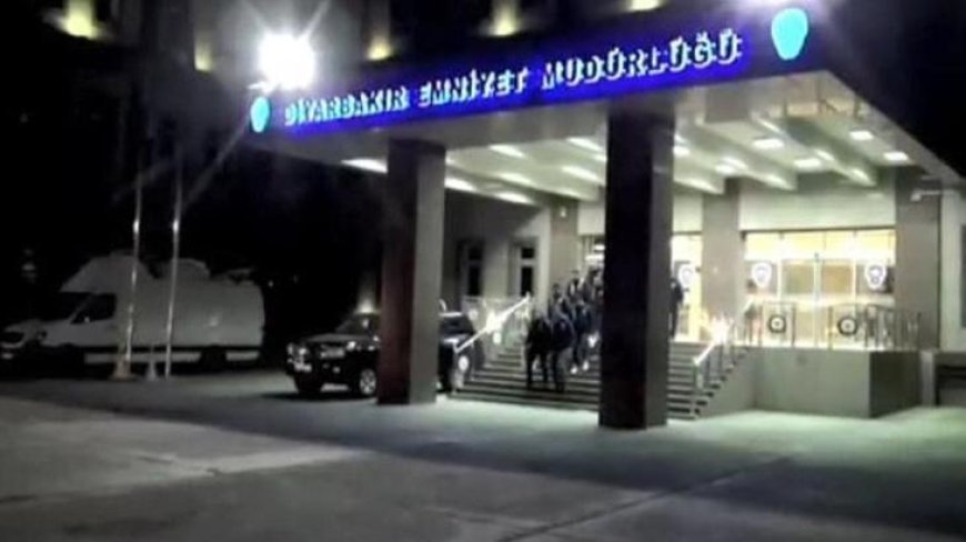 Diyarbakır'da emniyetin önüne el yapımı patlayıcı atan 2 şüpheli aranıyor