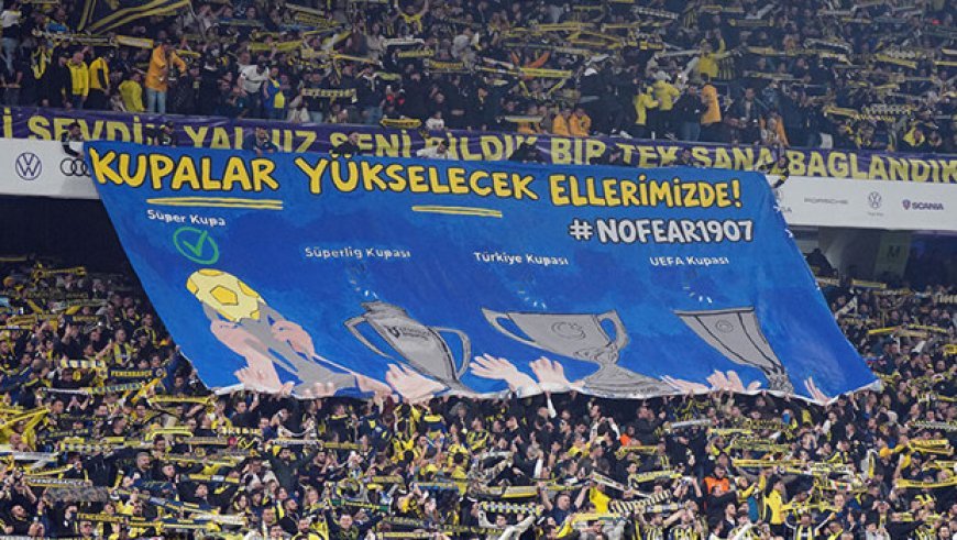 Fenerbahçe tribünlerinden ‘Şampiyonluk’ mesajı!