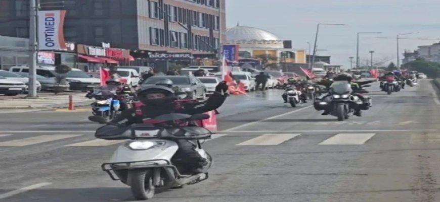 Türk Bayrağına Saygı Yürüyüşü