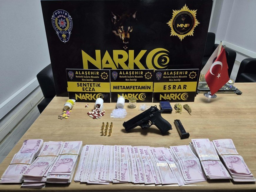 Manisa’da uyuşturucu operasyonu: Evden hap, metamfetamin ve 120 bin tl çıktı