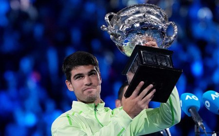 Carlos Alcaraz, Avustralya Açık'ta 88 yıllık rekoru tarihe gömerek şampiyon oldu!