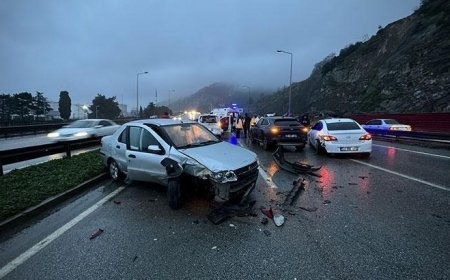 Samsun'da 5 otomobilin karıştığı zincirleme kaza!