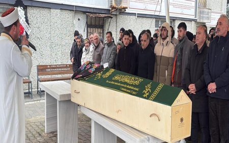 Otobüs kazasında ölen üniversiteli Pervin, toprağa verildi