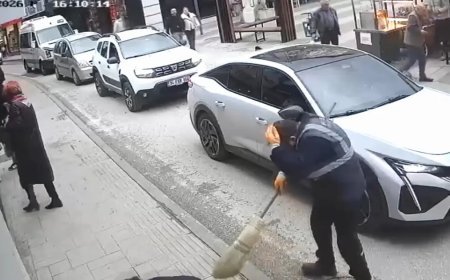 Temizlik işçisi ölümden döndü. Rüzgarda yerinden koptu, işçinin başına düştü