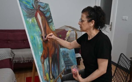 Depreme resim yaparken yakalandı! O fırça hayata tutunmasını sağladı