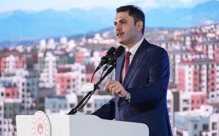 Bakan Kurum’dan Özgür Özel'e cevap: Vakit tiyatro vakti değil