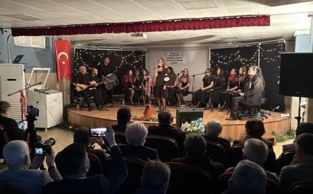 Lise öğrencileri türkülerle Neşet Ertaş'ı andı
