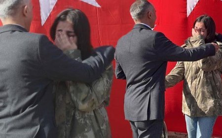 Depremde askerin verdiği montu 3 yıl sakladı! Büyük buluşma: ‘Kimse inanmadı, halüsinasyon gördün dediler'