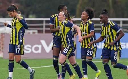 Kadınlar derbisinde Fenerbahçe, Beşiktaş'ı farklı mağlup etti!