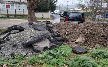 Asfalt Çalışması Bitti, Moloz Kaldı