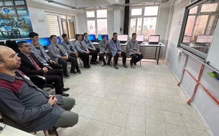 Çorlu’da meslek lisesi öğrencilerine, Özdemir Bayraktar belgeseli izletildi