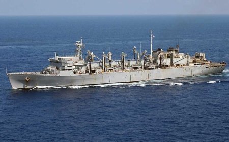 ABD ordusuna ait 2 gemi çarpıştı!