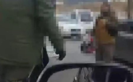 Trafikte motosiklet sürücüsüne silahlı tehdit