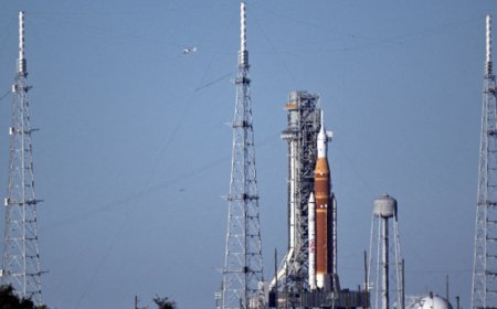 NASA’nın insanlı ay yolculuğu yine teknik arızaya takıldı