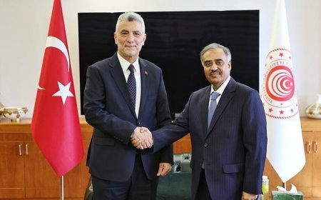 Bakan Bolat: D-8’e desteğimiz artarak devam edecek