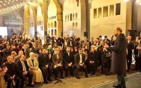 Bilal Erdoğan, AK Parti İstanbul İl Başkanlığı önünde kurulan ramazan etkinlik alanını ziyaret etti