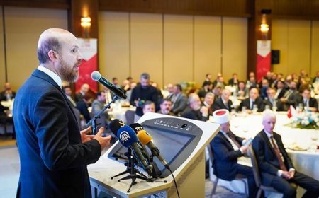 Bilal Erdoğan Üsküp'te 'Yeni Dünyayı İnşa Etmek' konulu söyleşiye katıldı