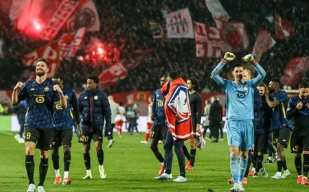 Berke Özer'li Lille, son 16 biletini uzatmalarda kaptı!