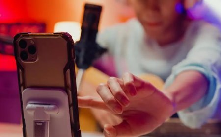 Influencer'lara sosyal medya eğitimi