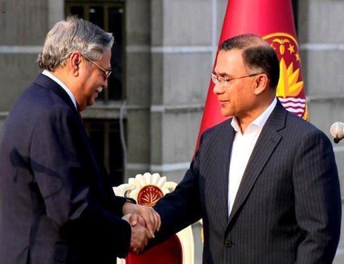 Protestolarda binlerce kişi ölmüştü! Bangladeş'in yeni Başbakanı Rahman göreve başladı