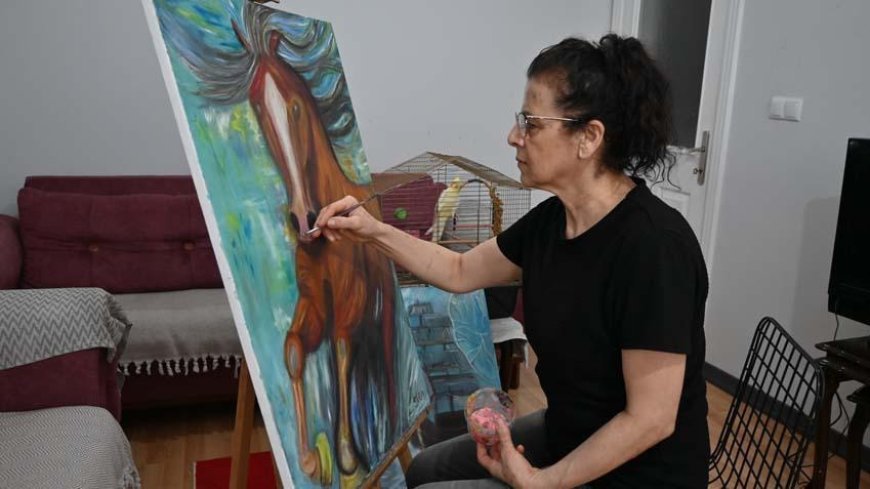 Depreme resim yaparken yakalandı! O fırça hayata tutunmasını sağladı