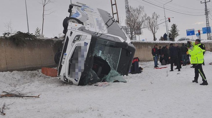 Ağrı'da yolcu otobüsü devrildi! Çok sayıda yaralı var
