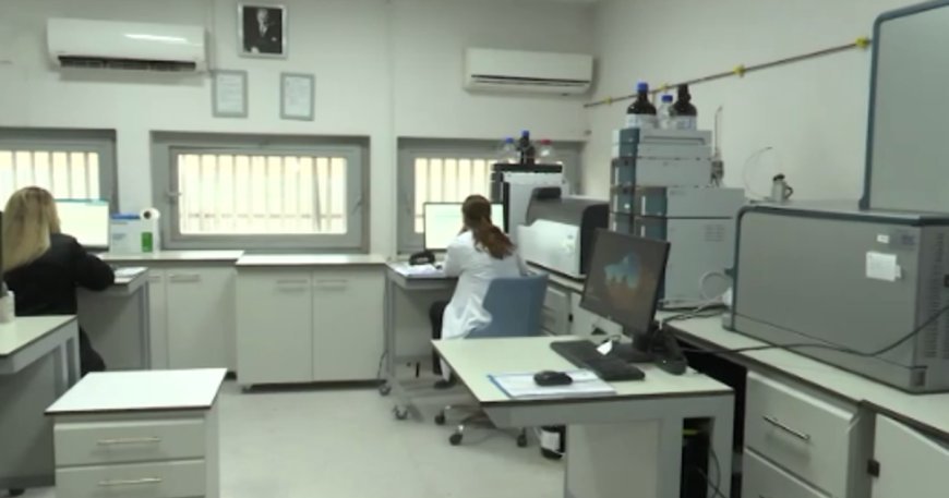 Adli Tıp Kurumu merak edilen soruyu yanıtladı. Uyuşturucunun saç, tırnak ve idrar örneğinden tespit süresi