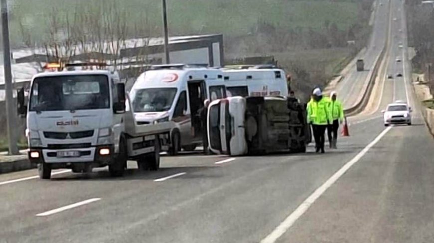 Tekirdağ’da kontrolden çıkan araç takla attı; 2 yaralı