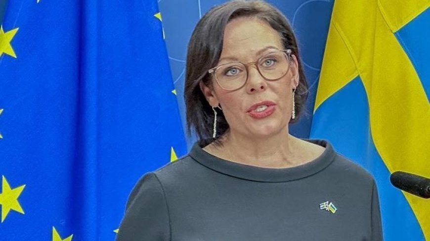 İsveç'ten vatandaşlarına İran'ı acilen terk etme çağrısı