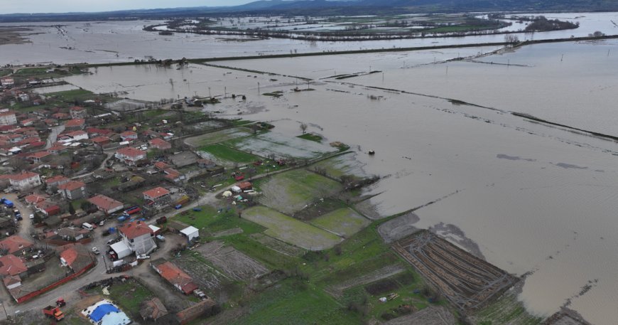 Edirne'de kırmızı alarm. Taşkın riski nedeniyle tahliyeler başladı, Tunca Köprüsü trafiğe kapatıldı