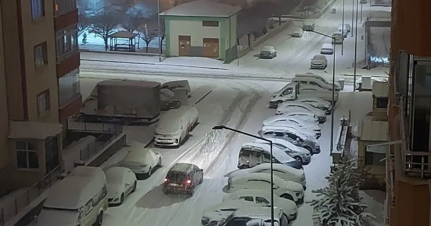 Erzurum'da eğitime kar engeli