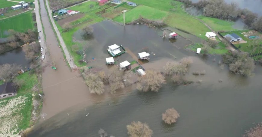 Bursa'da göl taştı. Su seviyesi 10 metre yükseldi, hobi bahçeleri sular altında kaldı