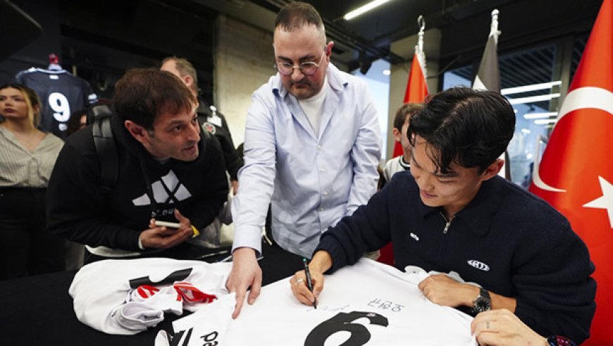 Hyeon-gyu Oh, imza gününde taraftarlarla buluştu