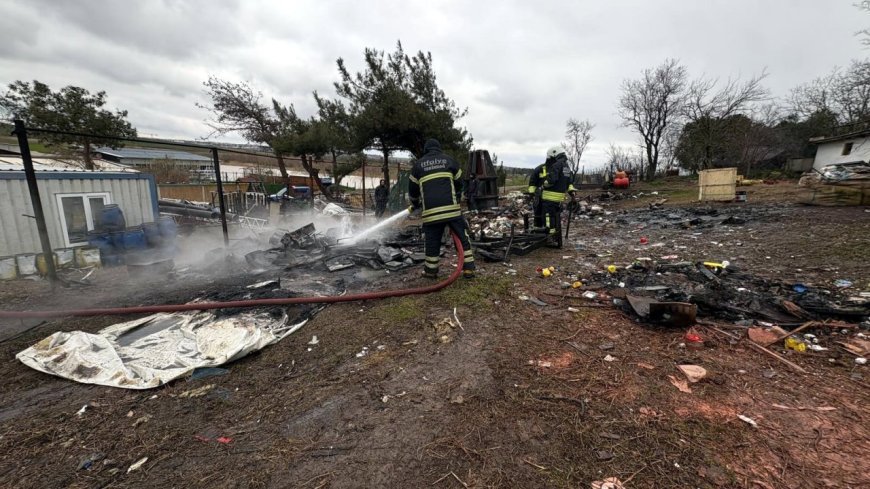 Hurdalıktan otluk alana sıçrayan yangın, büyümeden söndürüldü