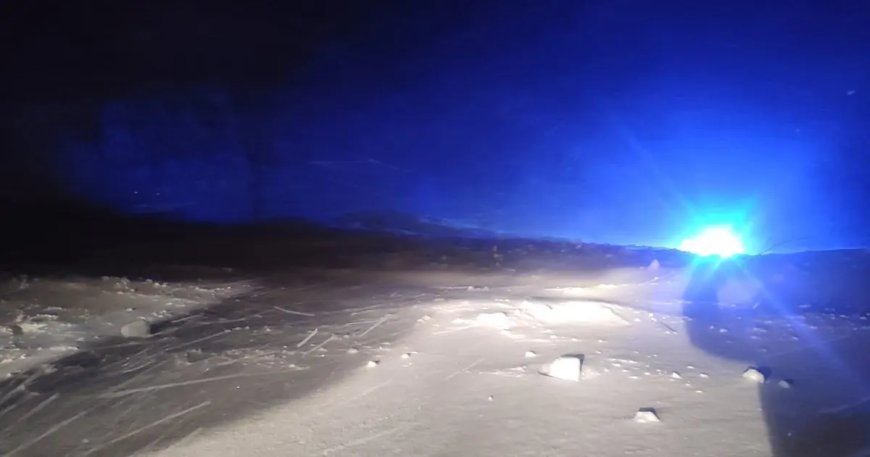 Eğribel Tüneli girişinde çığ düştü: Yol ulaşıma kapandı