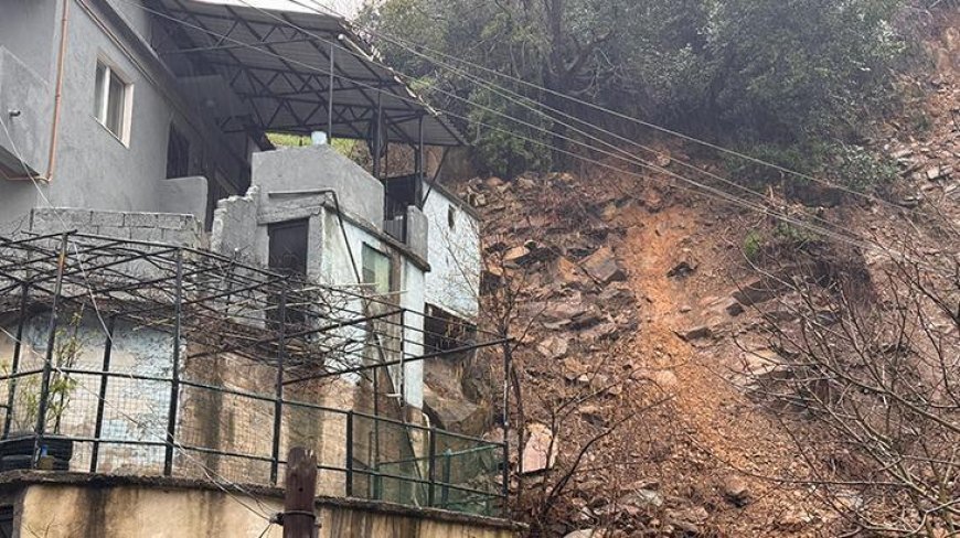 Zonguldak'ta heyelan nedeniyle 3 ev etkilendi