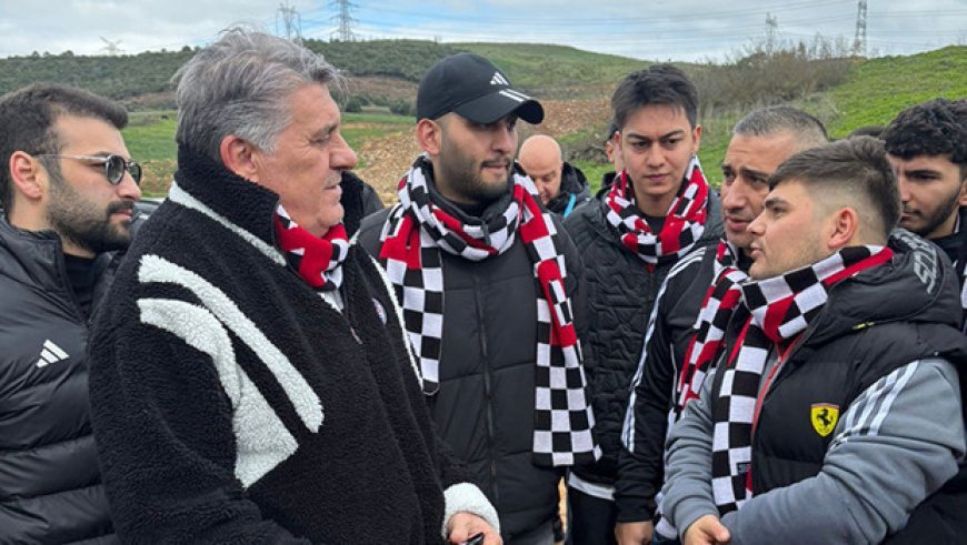 Serdar Adalı taraftarla birlikte maça geldi!