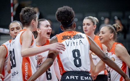 Eczacıbaşı Dynavit, Kupa Volley'de yarı finalde!