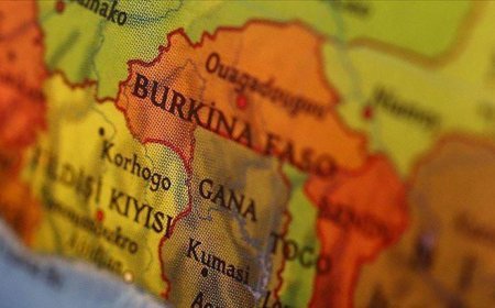 Gana'da yolcu otobüsüyle ambulansın çarpışması sonucu 16 kişi öldü