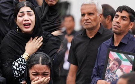 İkinci bomba mescidi vurdu! 'Küçük kızım tamamen yanmıştı, onu sıkıca tuttuğu okul çantasından tanıyabildik'