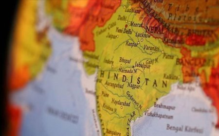 Hindistan'da kalkıştan sonra radardan kaybolan savaş uçağının düştüğü açıklandı