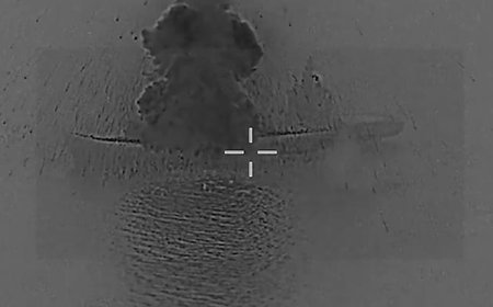 ABD ordusu, İran’a ait İHA gemisini vurdu! O görüntüler paylaşıldı